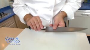 Cómo agarrar correctamente el cuchillo de cocina